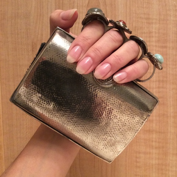 Silver Ring Handle Vintage Style Purse - Picture 3 of 4